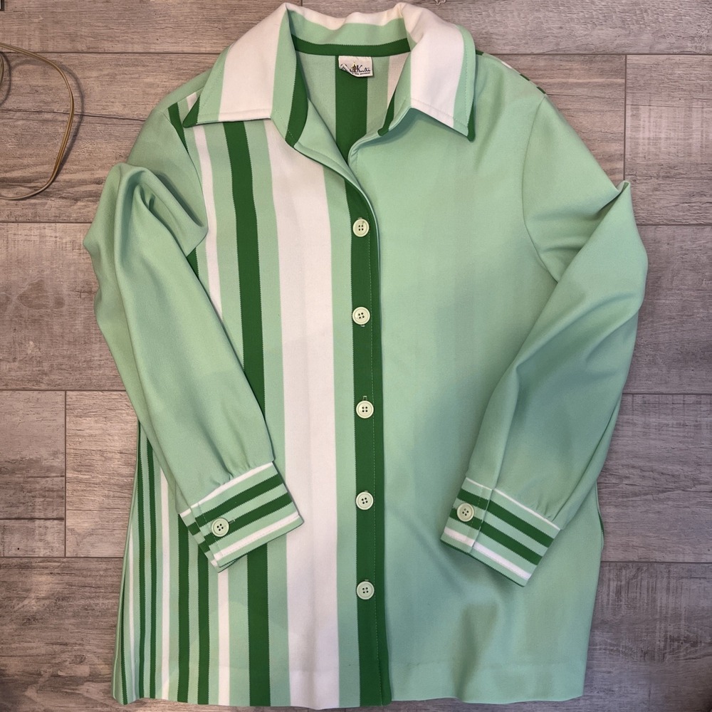Vintage 1970's Button Up Green Knit Shirt.  Unique.‎  Size Med. See Measurements